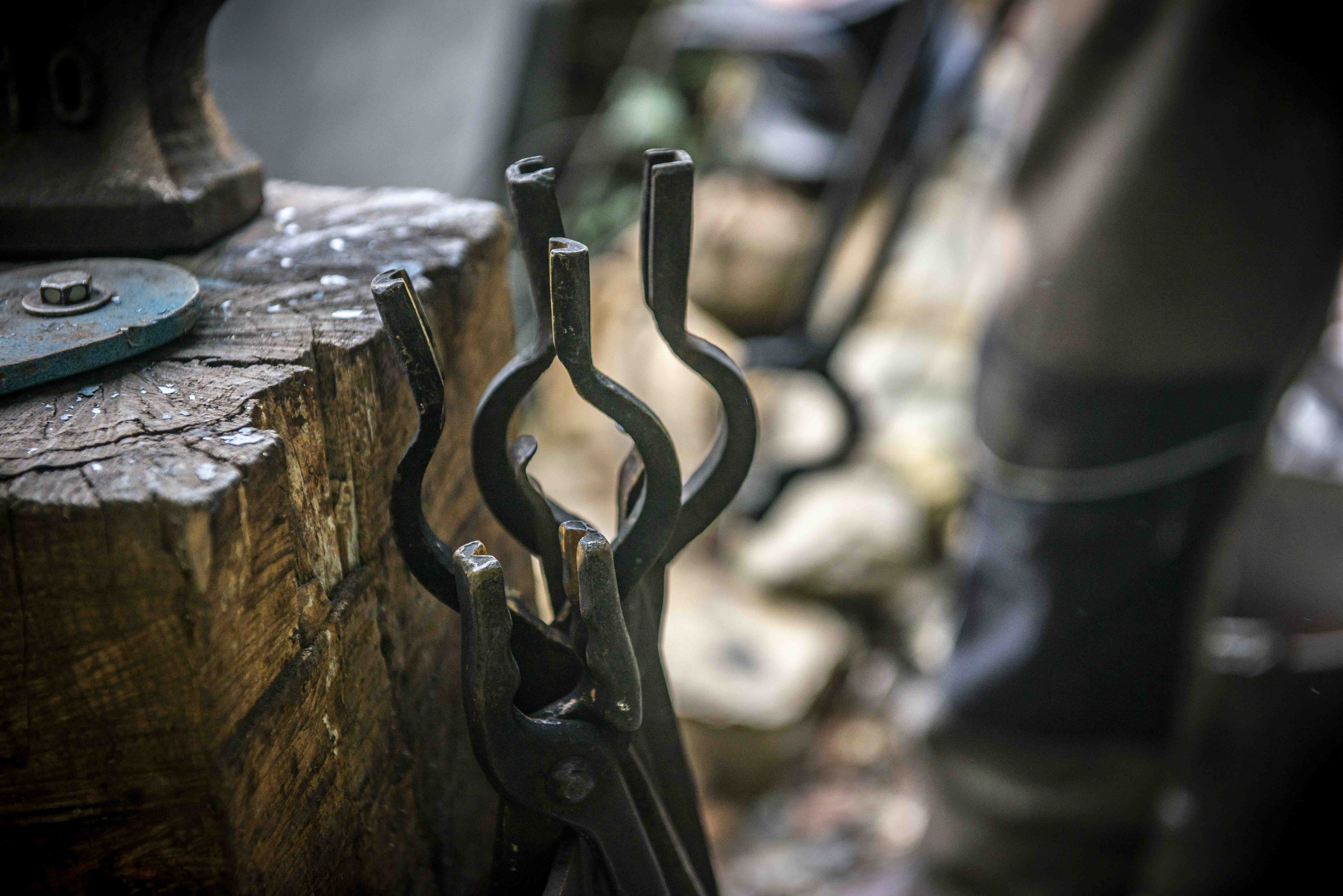 Blacksmith’s Assembly / Asamblea de Herreros